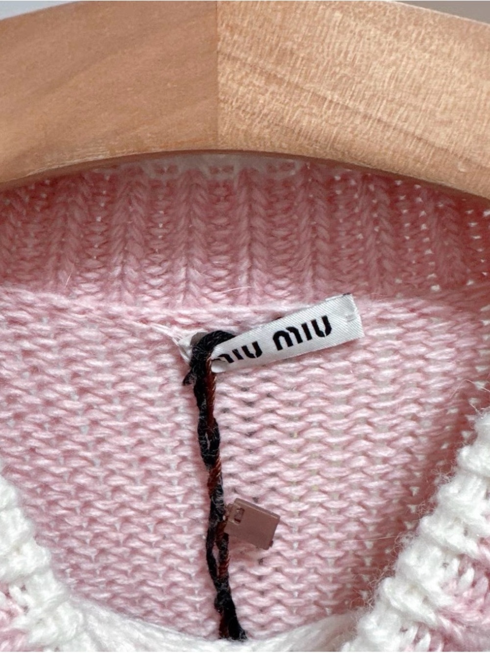 🚩steal Miu Miu Pink Fringe Yoke Sweater with Cream Floral Knit - Picture 2 of 4